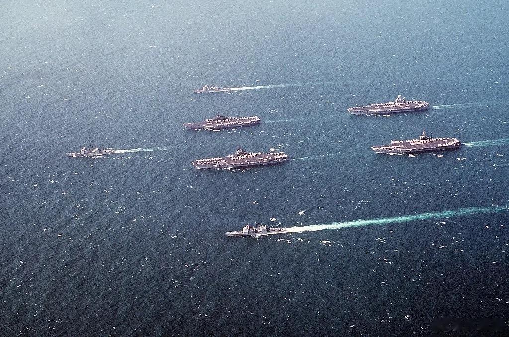 名场面-1991年3月海湾战争结束后，在波斯湾航行的美国海军第154特混编队（T