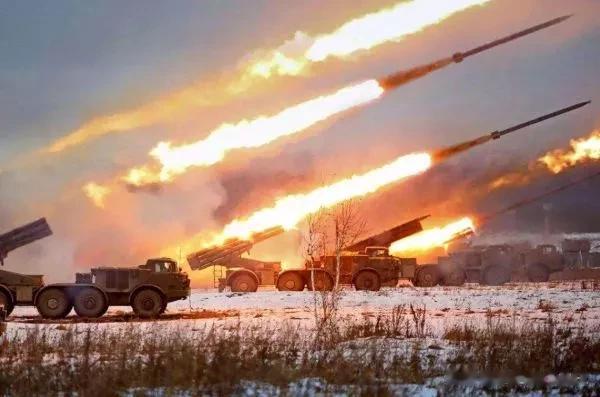 乌军失守倒计时？弹药食物或几天内耗尽，8万增援城外“干着急”

来源:铁血观世界