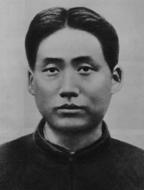 1919年毛主席为抗婚自杀女子仗义发声：“你在哪里见过男人的贞洁牌坊吗？”

随