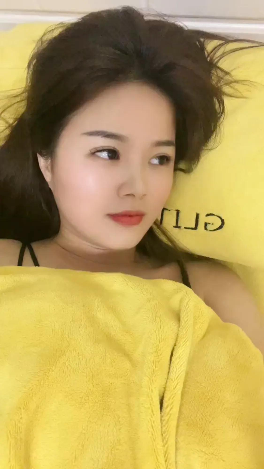太正经了那不是爱，爱是会让你上头的，会让你魂不守舍，还会让你胡思乱想，凡是能让你