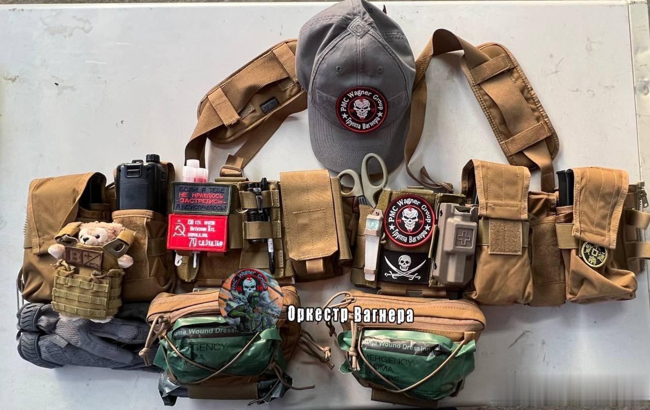 不说外语的，在巴赫穆特防守乌军每天损失多达 500 人。据悉，某些排的兵力只能活