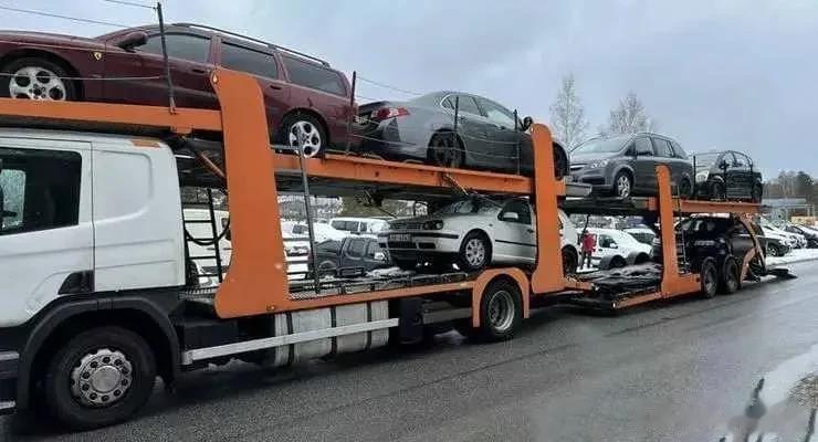 反俄当属波罗的海三国，说话算话的拉脱维亚，根据议会通过的法律，开始向乌克兰运送没