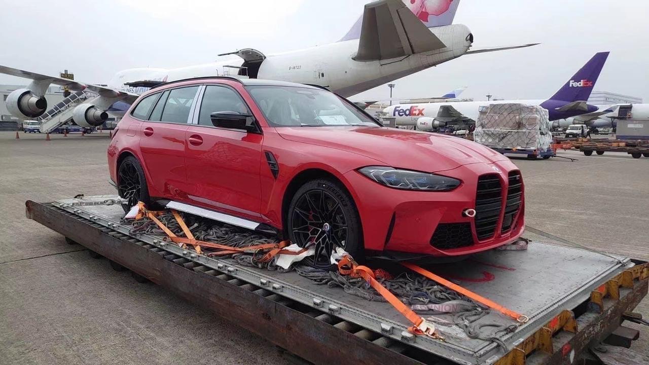 作为宝马M历史上正八经的第一款官方量产旅行车，M3旅行版一出道便是巅峰，全系雷霆