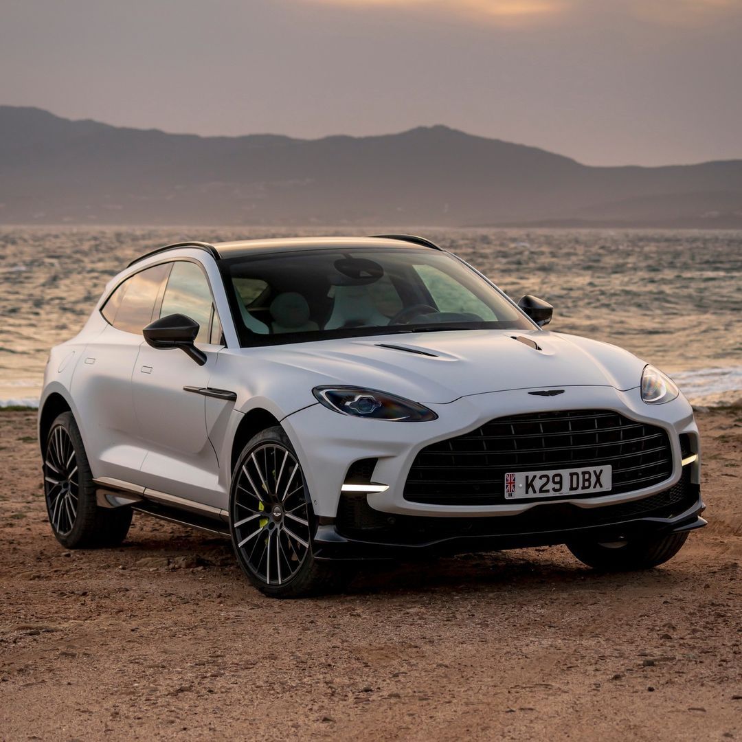 AstonMartin DBX ​​​