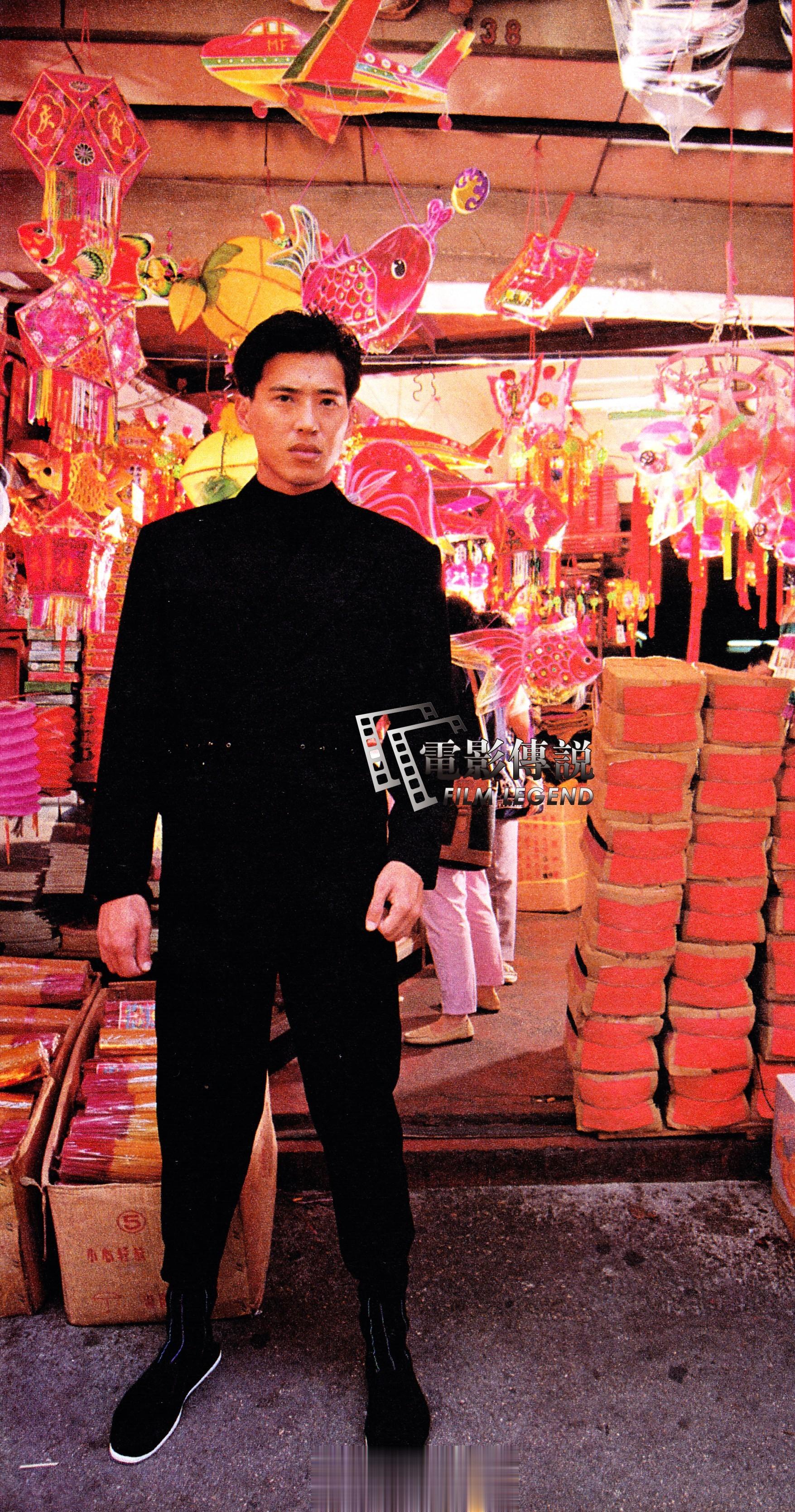  1988年，在日杂里以模特身份出现的潘震伟。潘震伟在杂志里配合拍摄主题换了多身