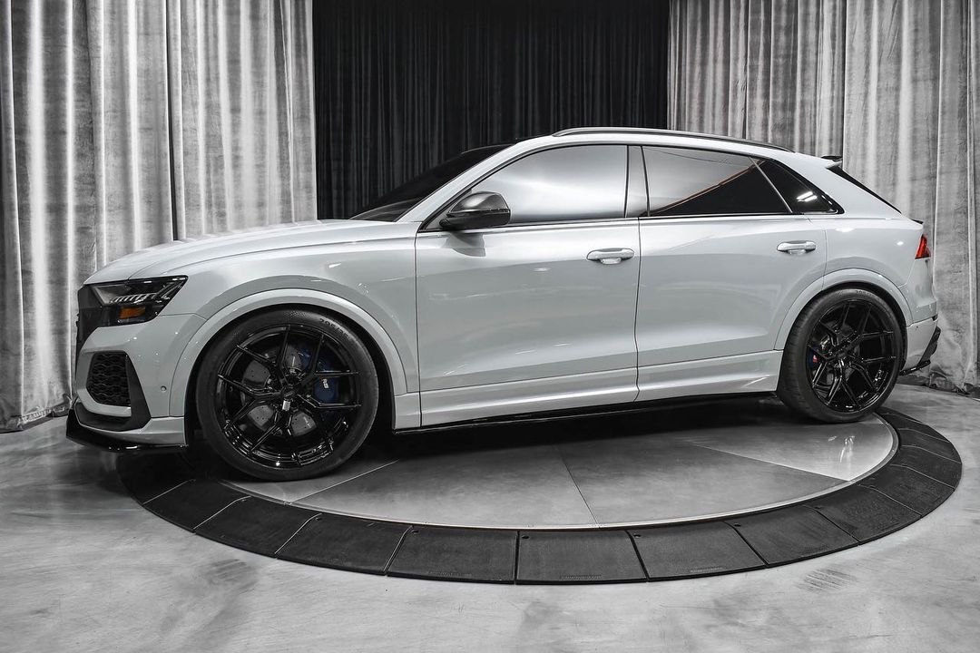 Audi Exclusive定制 奥迪RSQ8*海洋蓝内饰，箭头灰车漆 ​​​