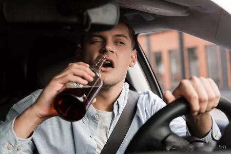 车祸与性别
超速、酒精、疲劳……前述是我们所熟知造成车祸事故的主因，而法国交通安