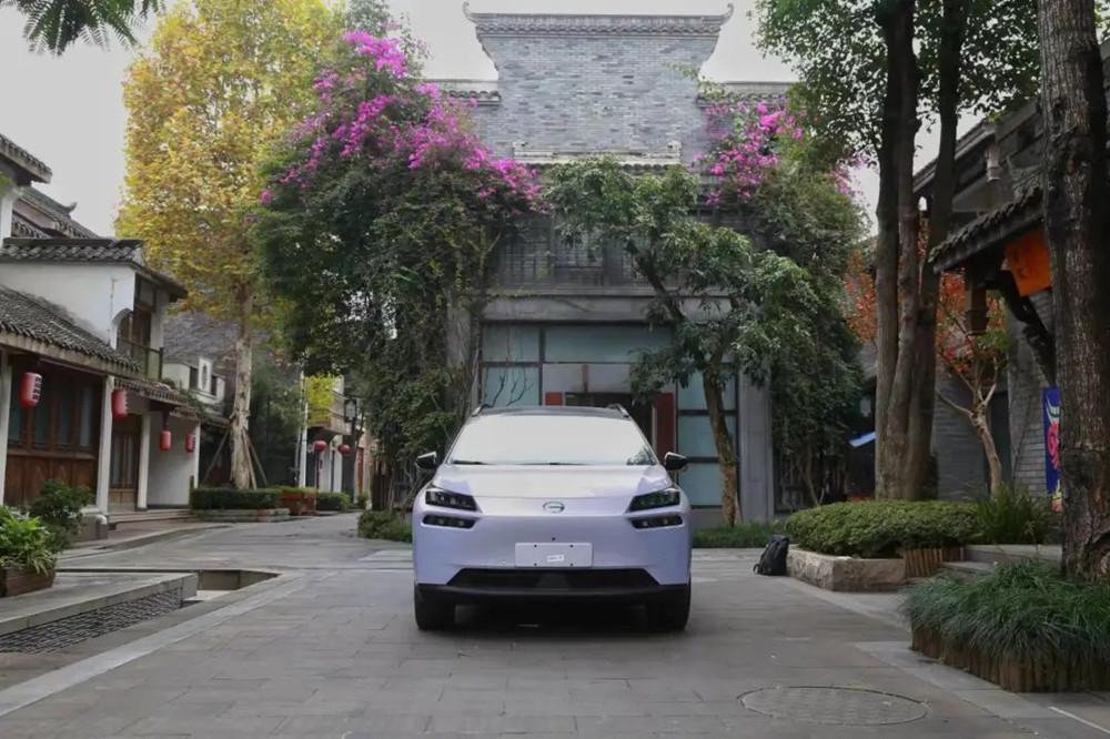 埃安，再次撕下了同行的遮羞布！我们谁都想象不到，新能源汽车市场的淘汰赛竟然如此惨