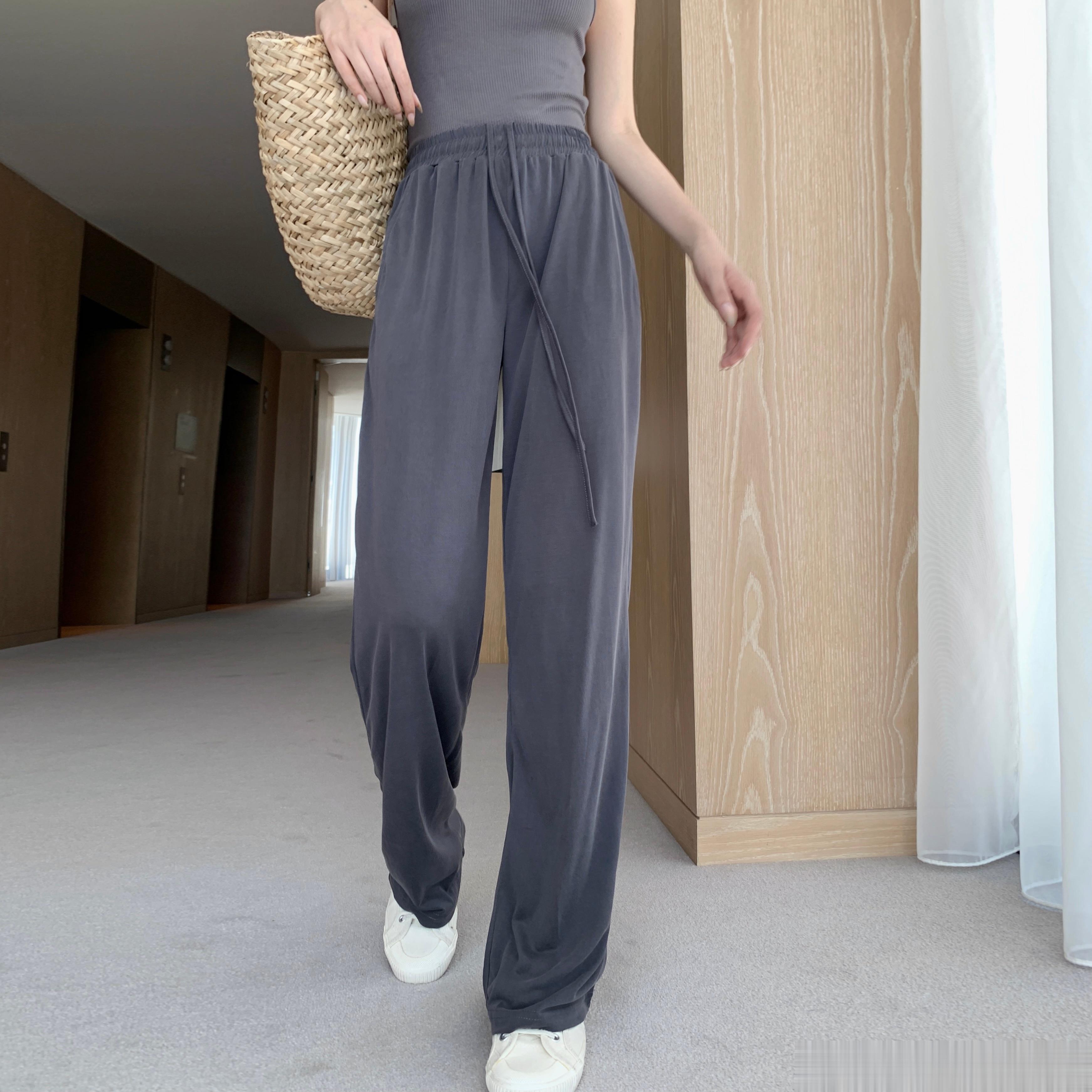 两个shai儿铜氨丝的 质感很奇妙 凉凉的好舒服拍的时候朋友问“你怎么有条这么简