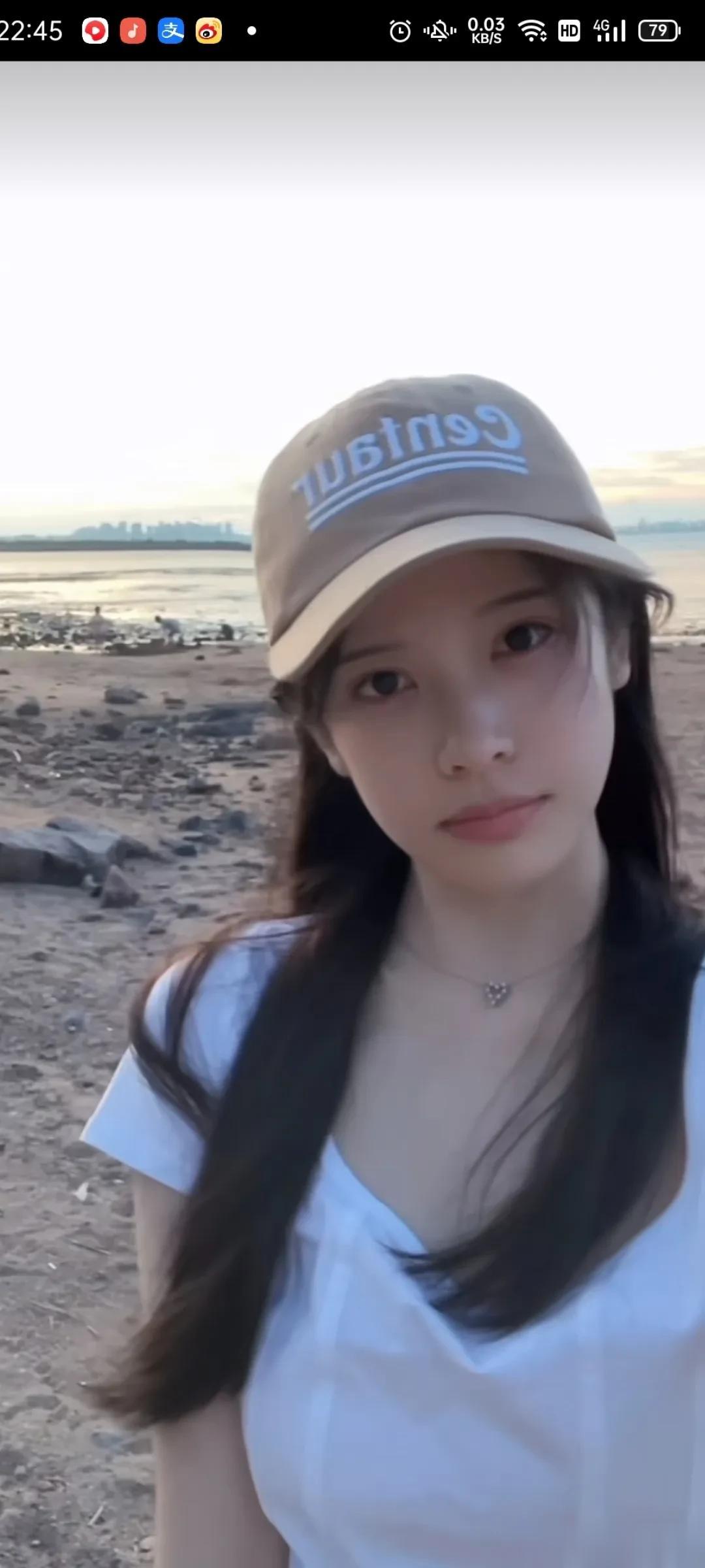 中西方教育最大的区别是:
西方是质疑式教育，一件事允许有不同的解读，允许独立思考