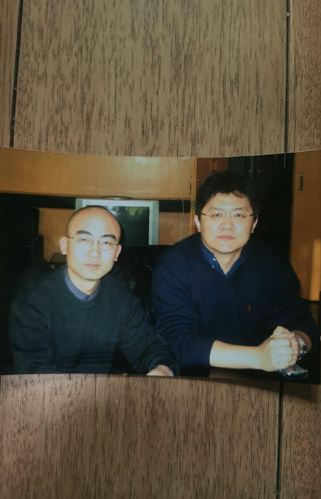 又找到两张合影，我曾经是球迷的证明。 ​​​