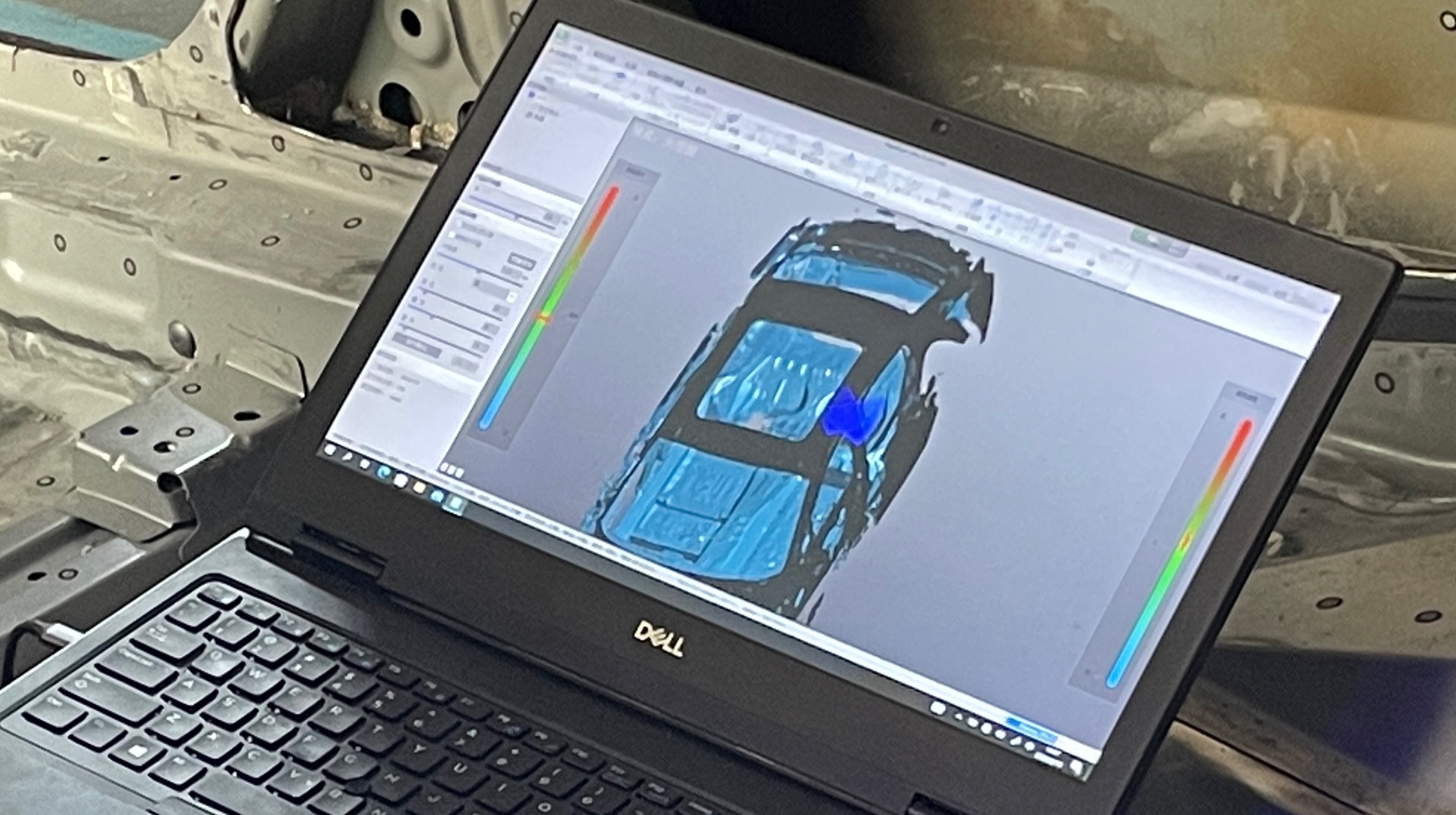 早…周末工作日红旗H5赛车的3D建模，通过现代化技术进行数据分析、力学分析、防滚