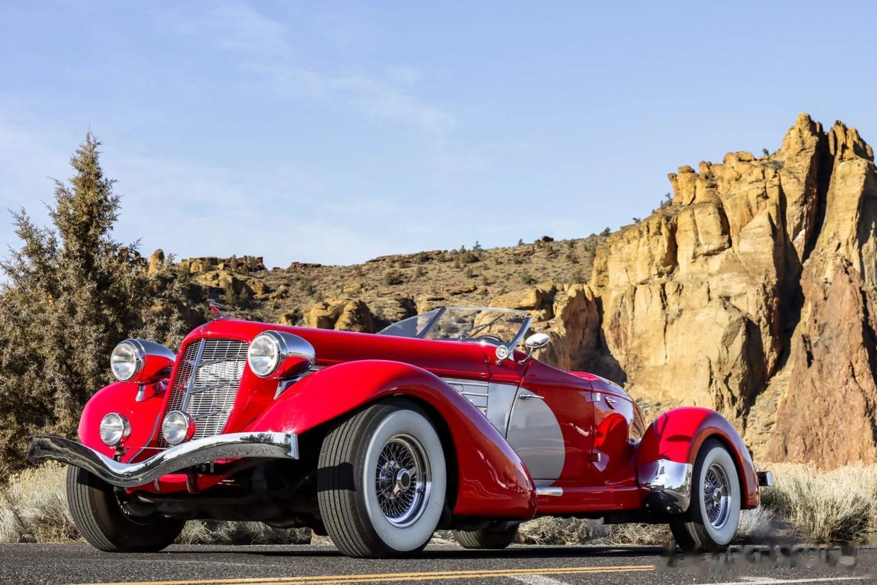 1935年奥本Boattail Speedster Replica
