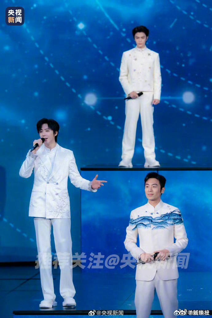 【速来唠！#令你印象深刻的春晚舞台#】春晚的惊喜，一边疯狂开启 “春晚回忆杀” 