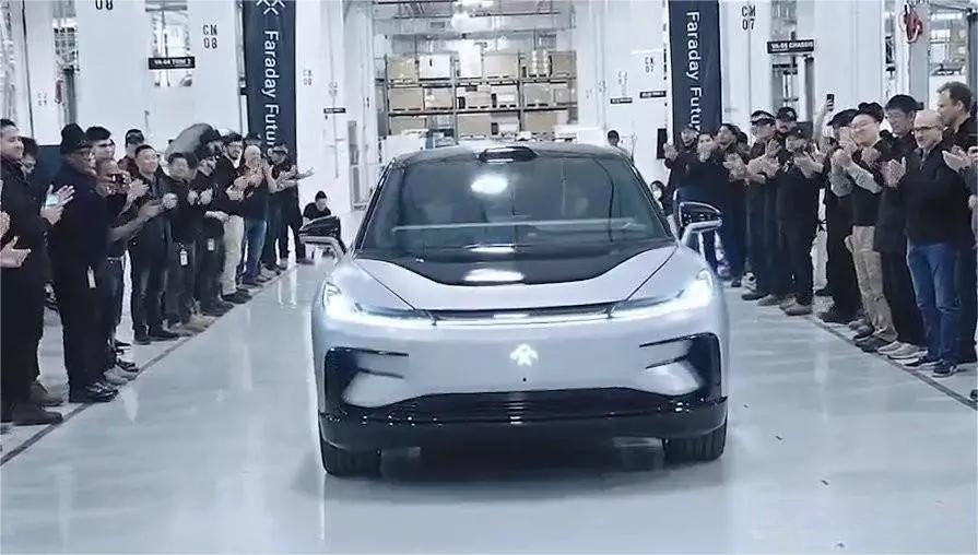 法拉第FF 91首辆量产车正式下线！   大家觉得会热销吗？


从最初的惊艳亮
