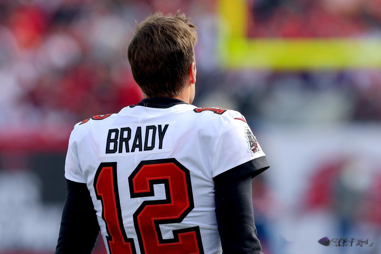 美式橄榄球传奇巨星4分卫汤姆·布雷迪 (Tom Brady)再一次宣布退役。

