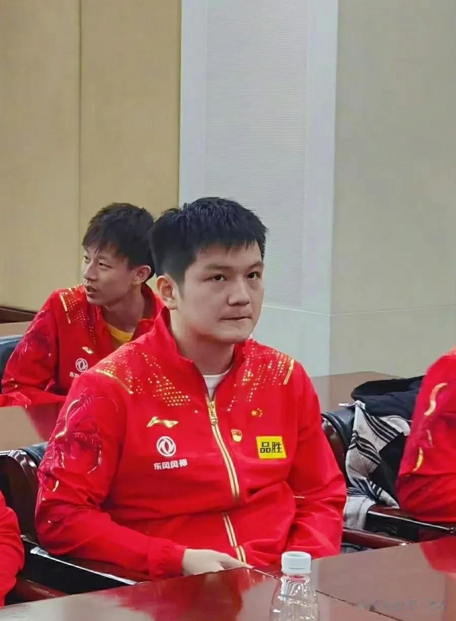 饭圈粉丝偷闯入樊振东酒店房间，樊振东已报警
这一次，饭圈粉丝的丑陋行为，很可能樊