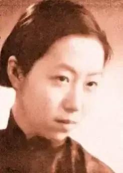 1995年9月8日，张爱玲在洛杉矶西木区家中寓所死后一星期才被发现，享年74岁。