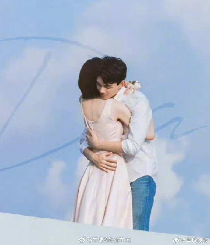 【降温就该看点暖乎乎的现偶！】拥抱是自带暖意的名场面杀把所有温柔和偏爱都裹进怀里