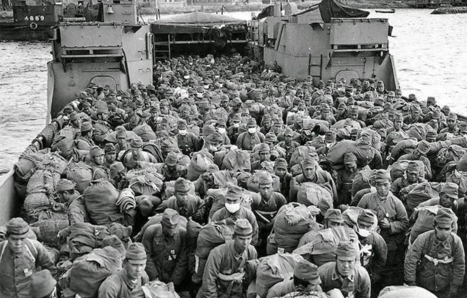 #历史那些事[超话]#1945年，一名日本士兵被苏联俘虏。他认为他会被送回日本。