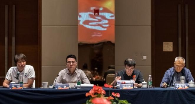 就在不久前，中国足坛发生了一件大事，中国足协主席陈戌源真的被抓了，而且是被中纪委