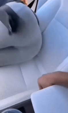 吃棒棒糖的妹子身材真好！[呲牙]