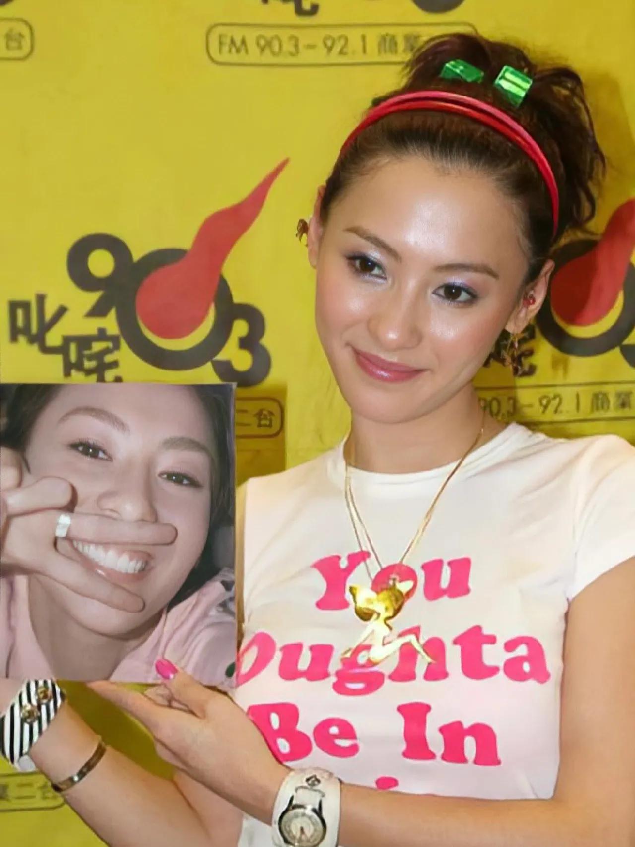 张柏芝2005年的装扮放到现在也很时髦！