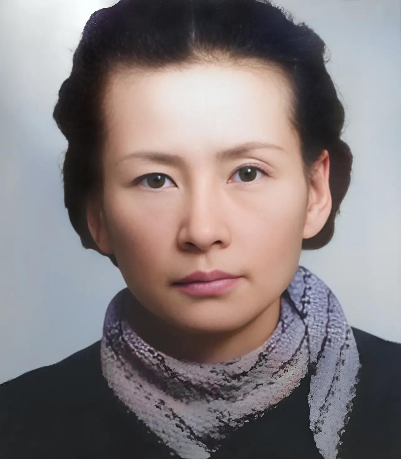 各个时期的林徽因近照
她更多美和影响力是那个在女子无才便是德的时代，她的远见，才