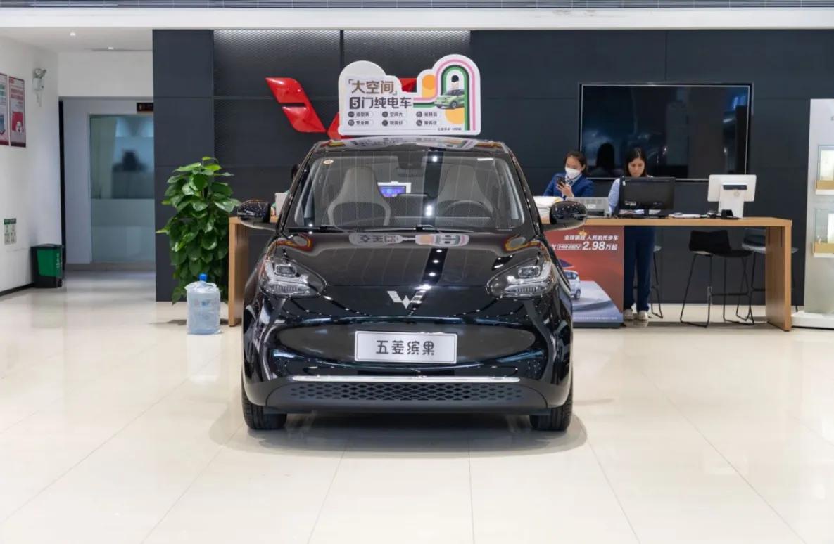 五菱缤果轴距2560mm，后备箱最大790L，会成为新晋“空间魔术师”吗？
 
