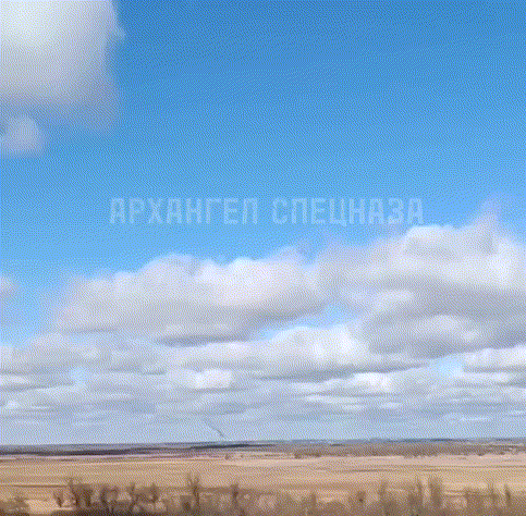 ‼️🇺🇦🏴‍☠️击落了，击落了。乌克兰空军的一架Su-25攻击机，在飞往诺