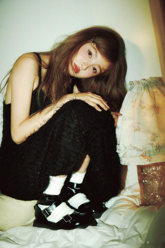 #林小宅复古风写真# 希望未来也可以多多的给我们带来这一种氛围感的大片和写真，感