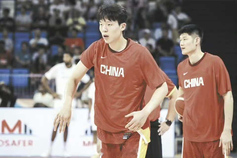 8月31日晚7时30分，中国男篮坐镇浙江诸暨主场迎战黎巴嫩队，这是郭士...