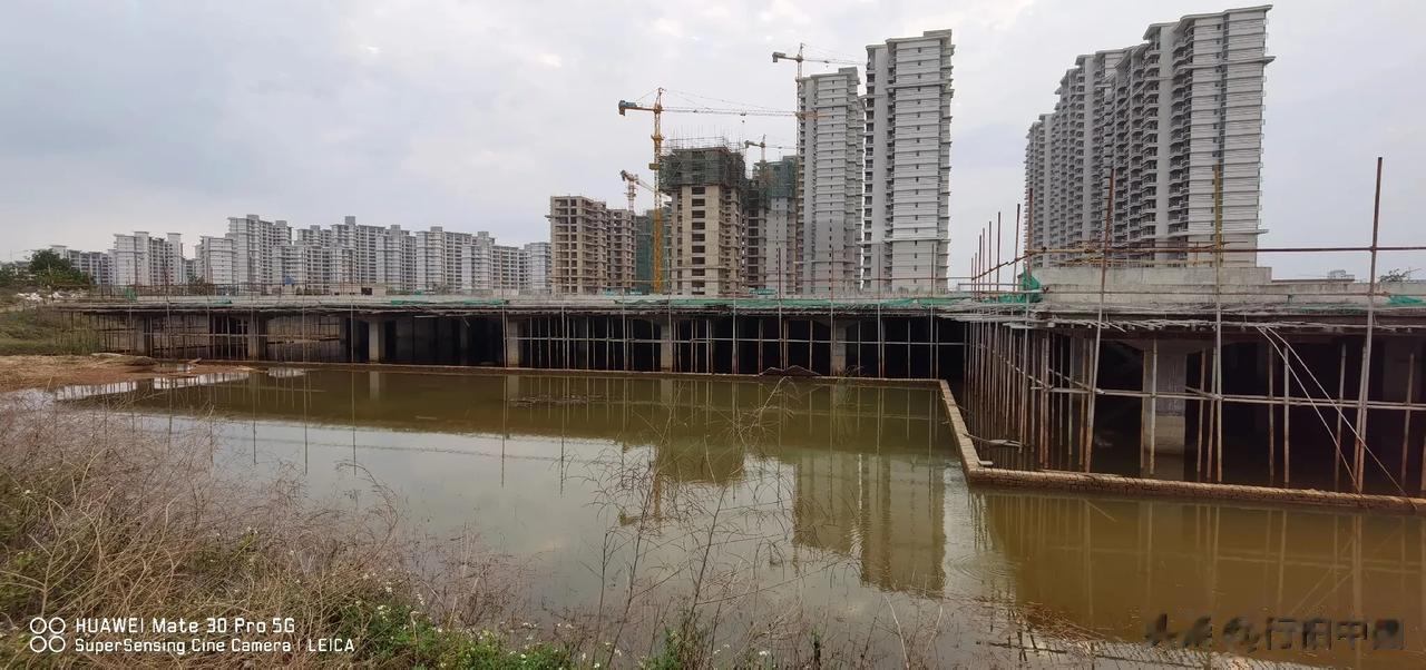 【原创】[行•拍中国-2023-07][广西壮族自治区•北海市银海区•某知名品牌