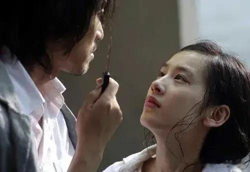 黄圣依是我很喜欢的一个女演员，特别是演《功夫》那个时候，颜值气质各方面真的非常出