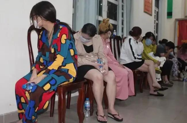 越南女子，租下一间出租屋，用作卖淫嫖娼的场所，并招募越南女子，以提供食宿的方式，