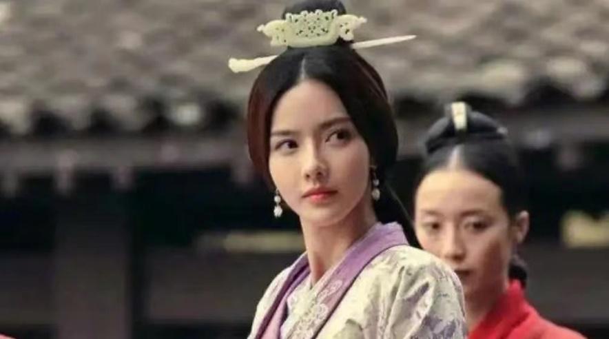 公元252年，罪臣之女靠貌美俘