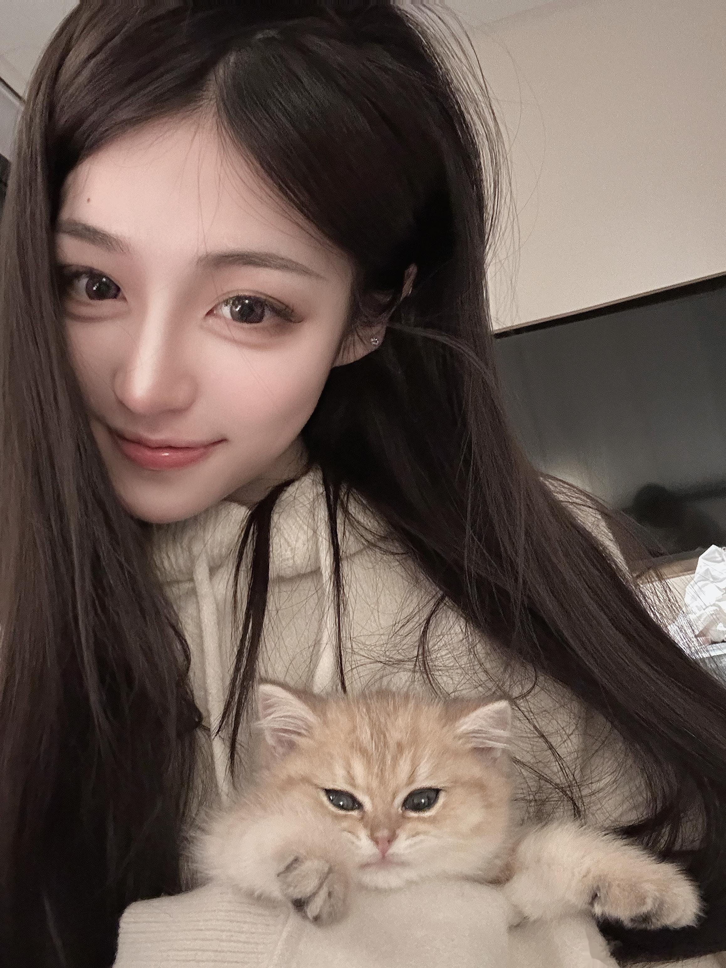 <p>嘻嘻可爱滴小猫咪🖤 ​