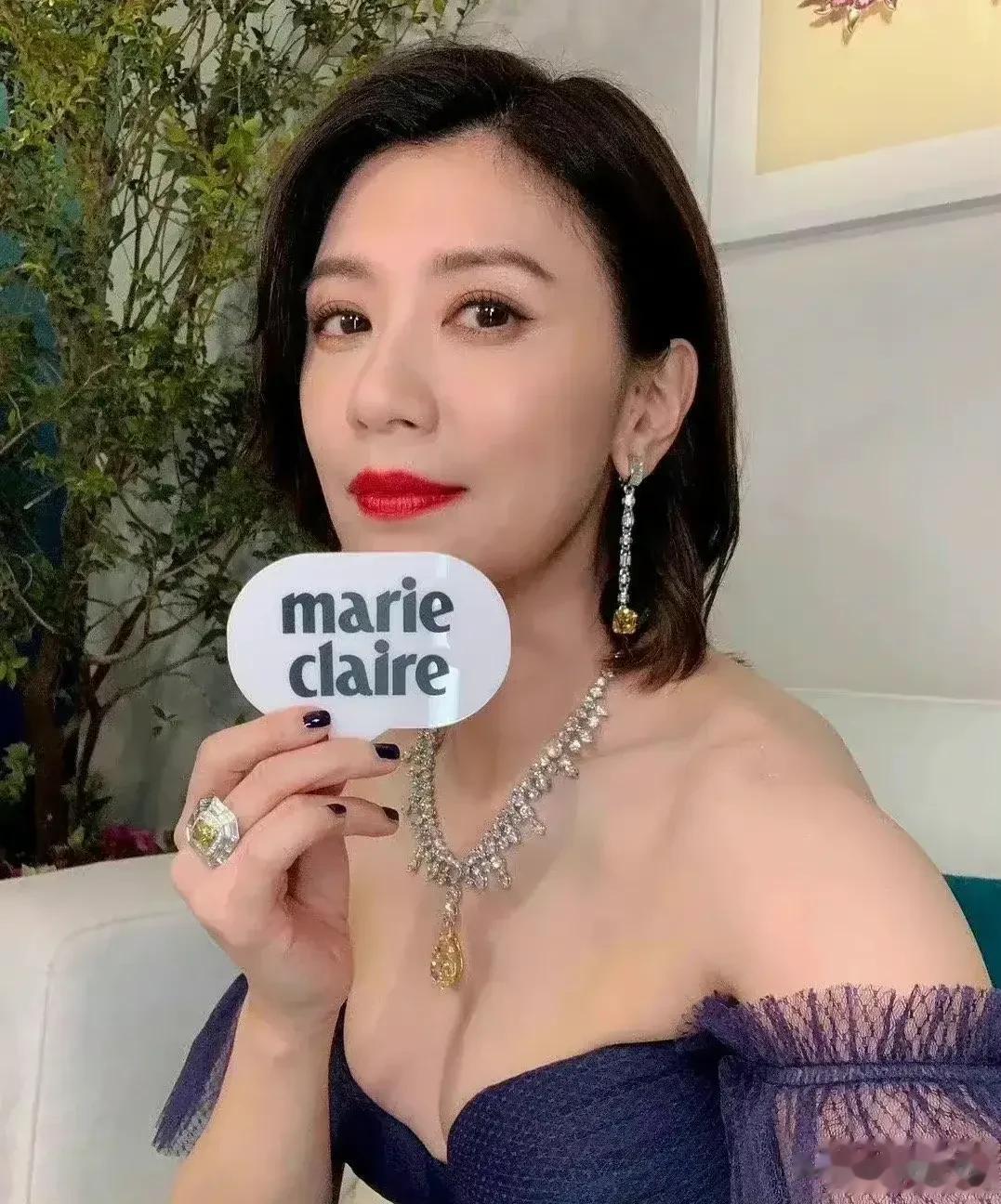 唇红齿白、风情万种，最美赵敏贾