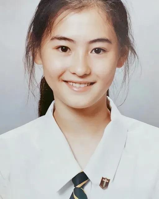 说到从小美到大的女星，非张柏芝莫属了，很多女星长大后惊为天人，但小时候往往并不好