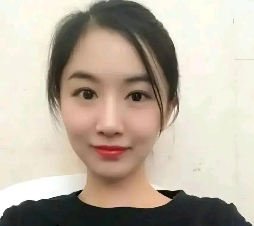翟欣欣，2011-2017年，结婚4次。
2011年赚了20万和一辆大众。
20