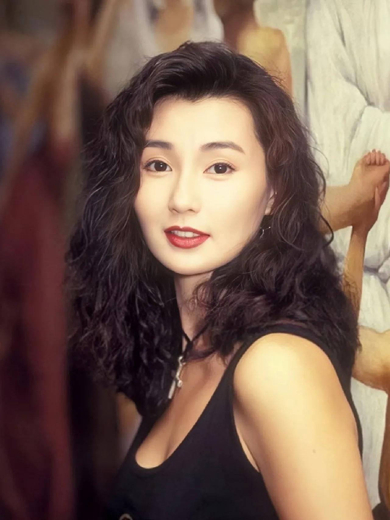 妈妈嫌你土是应该的！
妈妈们的审美都是这些级别下培养出来的，以前的明星真的是各式