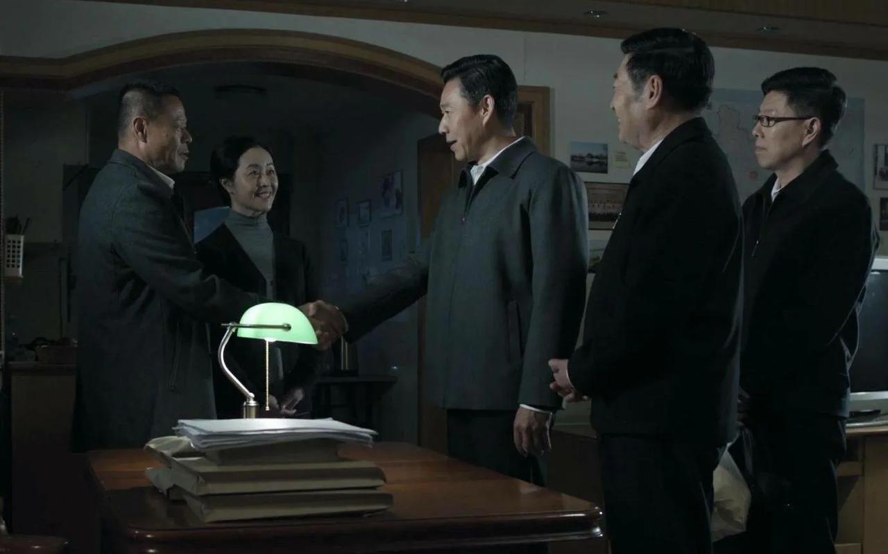 进入体制你才知道也不过如此，工作年年基本一样，写材料、开会、检查、各种杂事永远忙