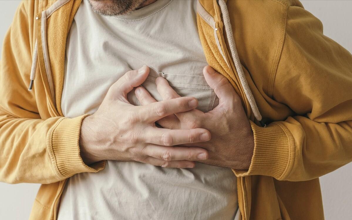 这个真不是吓人，能突然导致人死亡的肺病，发病时像心肌梗死一样疼痛
62岁的老李是