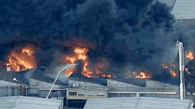 4月10日，克里米亚的费奥多亚市暴发大爆炸，几枚导弹袭击了市中心，火光冲天，俄罗
