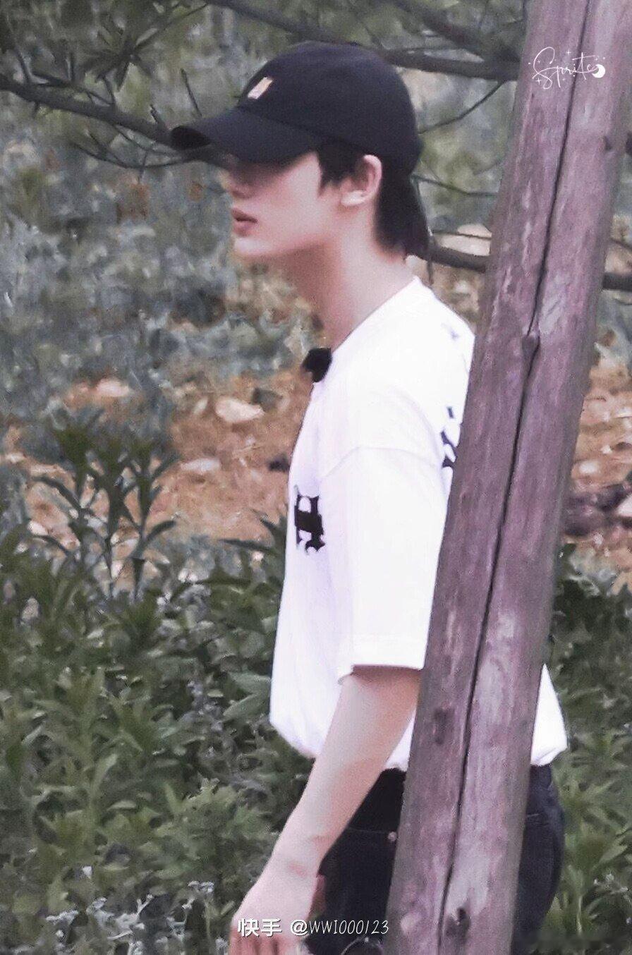 #丁程鑫[超话]#✨ #丁程鑫 春遇鑫年见华章# ✨ #丁程鑫说时代少年团长得太