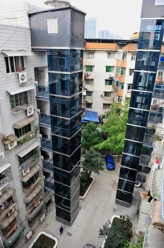 我家住‬六楼，最近老小区改造，我们楼计划安装一部电梯，找了一楼很多次，人家就是不