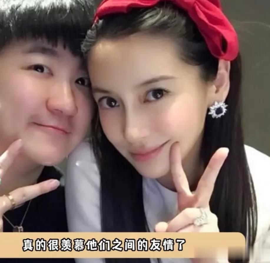 张大大维护杨颖抄东西砸向同行，可见他们之间的友谊这么好，让人羡慕[呲牙][呲牙]