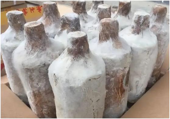 被315拉进黑名单的假酒清单，这2种白酒赫然在列，常喝酒的快看看
1.做旧老酒：