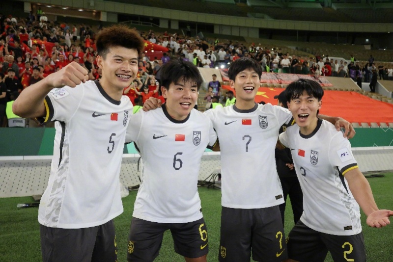 【U23国足晋级亚洲杯决赛，#中国足球低谷徘徊22年终迎春天#】#U23国足决赛
