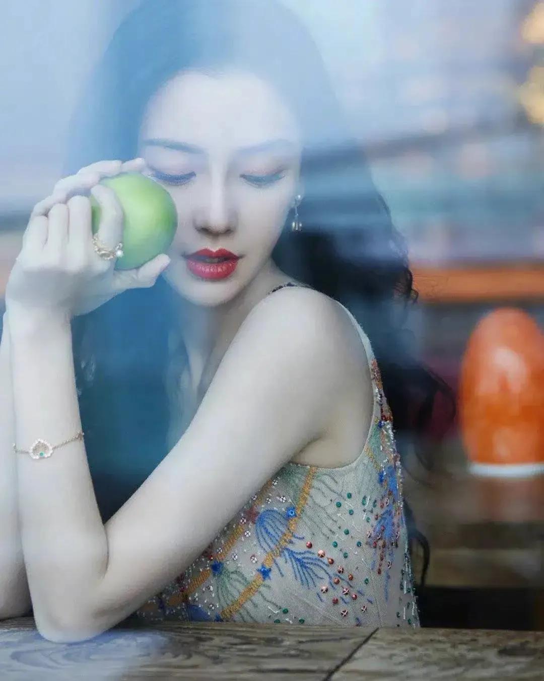 美女图集～第700期 | 杨颖
